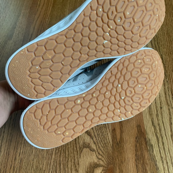 New Balance Sneakers size 10 - Picture 4 of 9